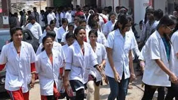 Confusion in Medical PG Exams: వైద్య విద్య పీజీ పరీక్షల్లో గందరగోళం