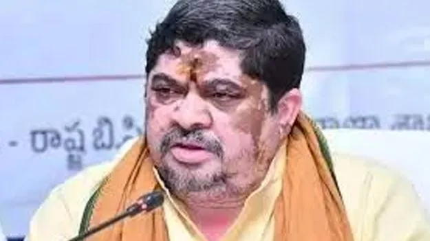 Minister Ponnam Prabhakar Urges: బలహీన వర్గాల నోటికాడి ముద్ద లాగొద్దు!