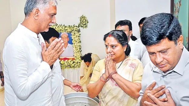 Kavitha consoles Harish Raos family: హరీశ్‌రావును పరామర్శించిన కవిత