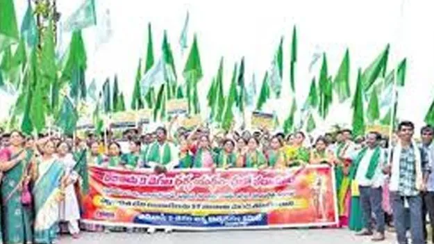 Adivasi Rally In Bhadrachalam: ఎస్టీల నుంచి లంబాడాలను  తొలగించాల్సిందే