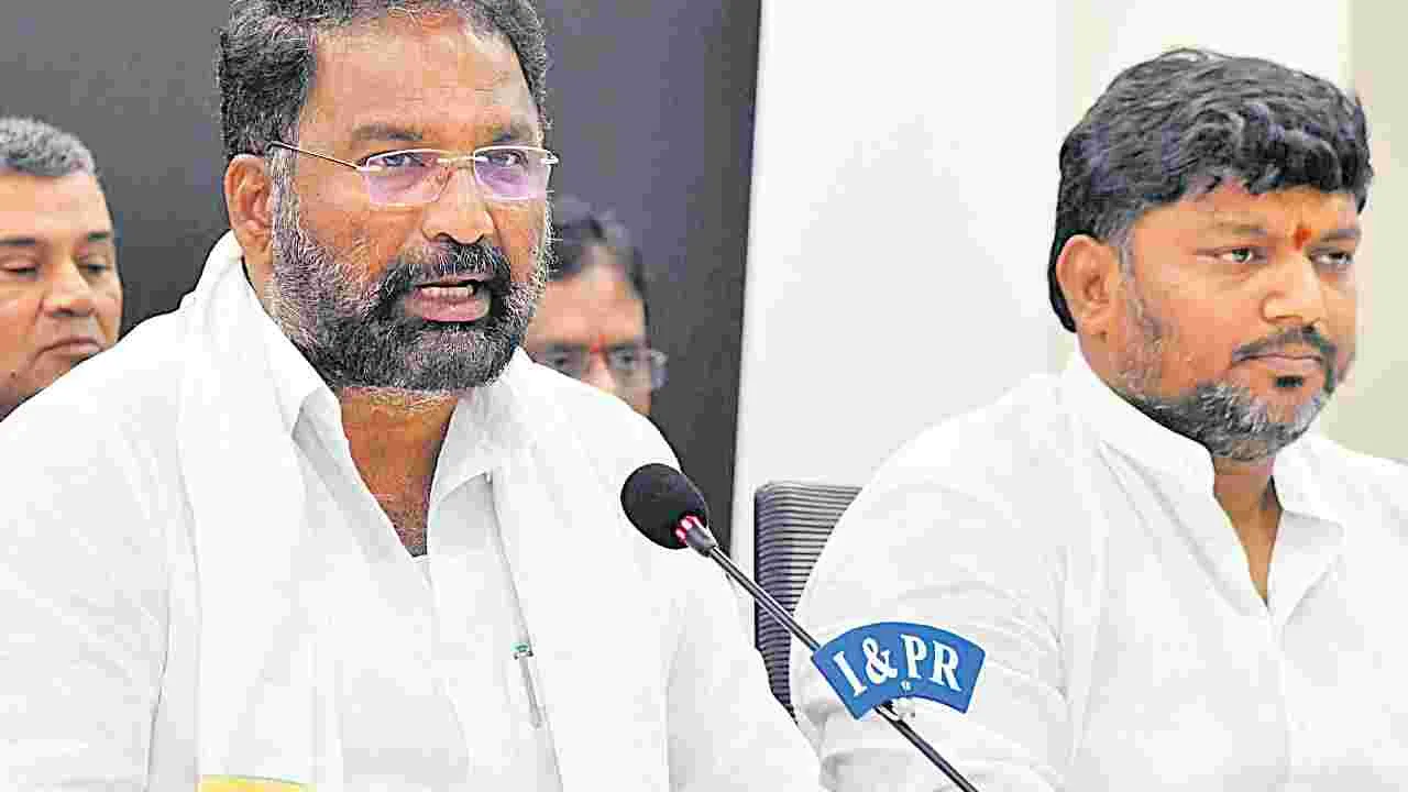 Minister Adluri Lakshman Kumar: గిరిజన సంక్షేమ శాఖలో పెండింగ్‌ బిల్లుల చెల్లింపు