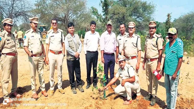 అటవీ భూముల జోలికొస్తే చర్యలు