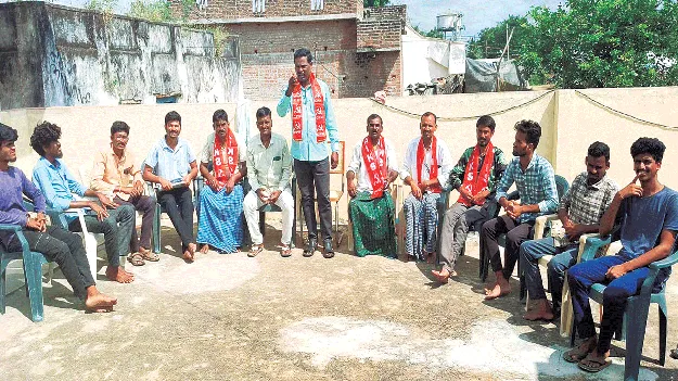 స్థానిక ఎన్నికల్లో పోటీకి సిద్ధం 