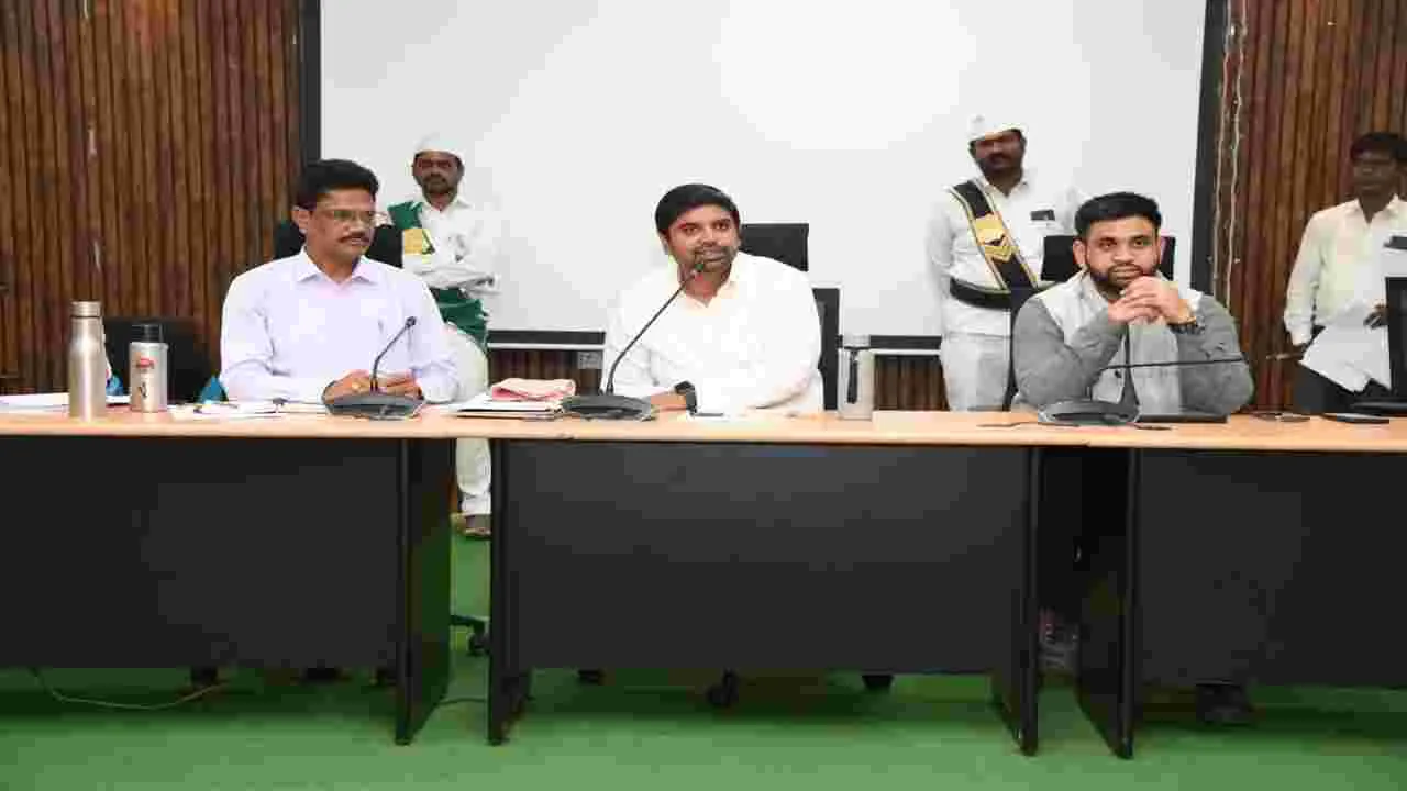 భూ రికార్డులను డిజిటలైజ్‌ చేయాలి