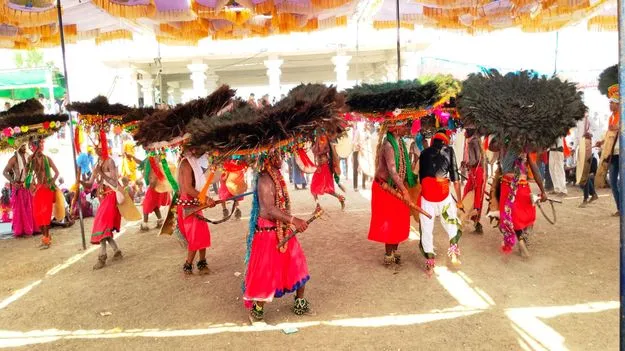 కొనసాగుతున్న దండారి ఉత్సవాలు