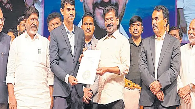 Chief Minister Revanth Reddy urged: పర్యాటకంలో పెట్టుబడులు పెట్టండి