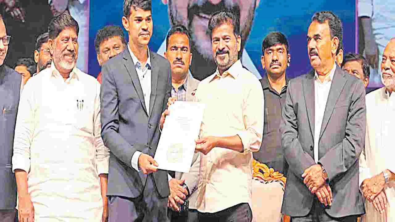 Chief Minister Revanth Reddy urged: పర్యాటకంలో పెట్టుబడులు పెట్టండి