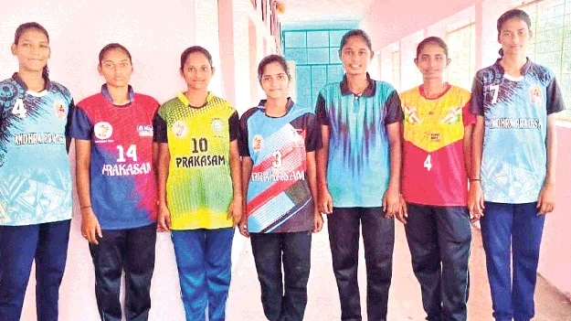 జాతీయస్థాయి ఖోఖో పోటీలకు కనిగిరి విద్యార్థినుల ఎంపిక