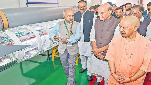 Defense Minister Rajnath Singh: పాక్‌లోని ప్రతి అంగుళం బ్రహ్మోస్‌ పరిధిలోనే