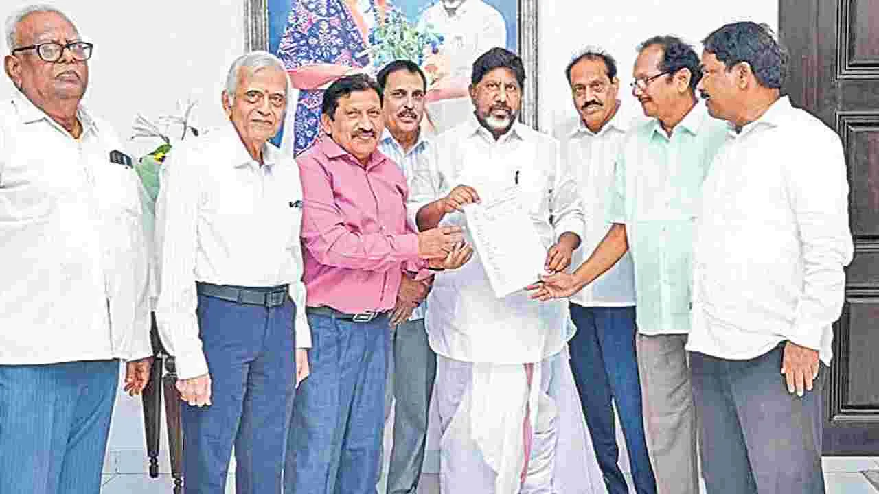 Deputy CM Mallu Bhatti Vikramarka: రిటైర్డు జర్నలిస్టులకు పెన్షన్‌ సౌకర్యం కల్పించాలి