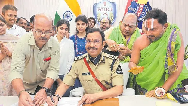 VC Sajjanar: మహిళల భద్రతకు పెద్దపీట