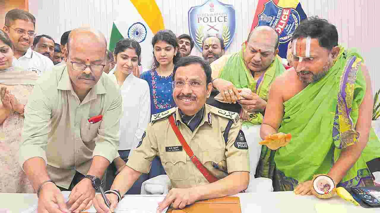 VC Sajjanar: మహిళల భద్రతకు పెద్దపీట