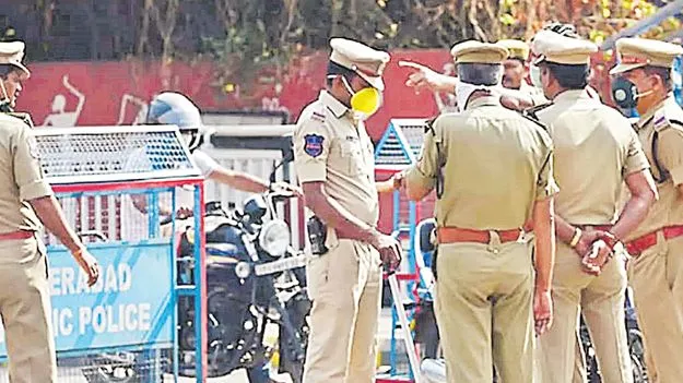 Telangana Police Recruitment: పోలీస్‌ నియామకాలపై హైకోర్టుకే వెళ్లండి