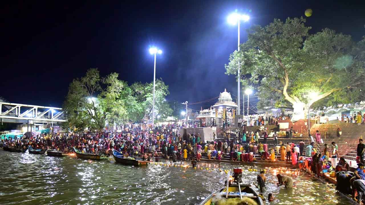  Kartika Maasam: రాజమండ్రి గోదావరి పుష్కర ఘాట్ వద్ద కార్తీక శోభ