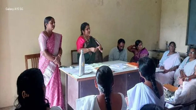 సిబ్బంది సమయపాలన పాటించాలి