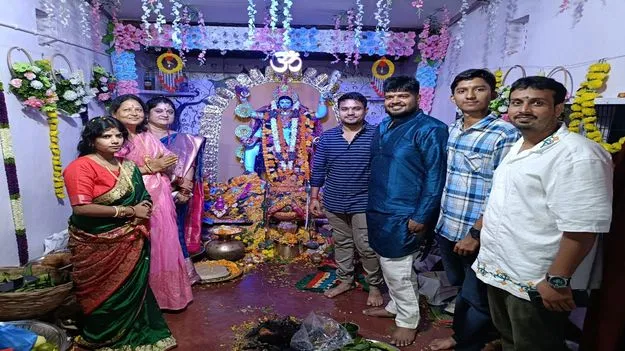 కాళిమాతకు ఘనంగా పూజలు 