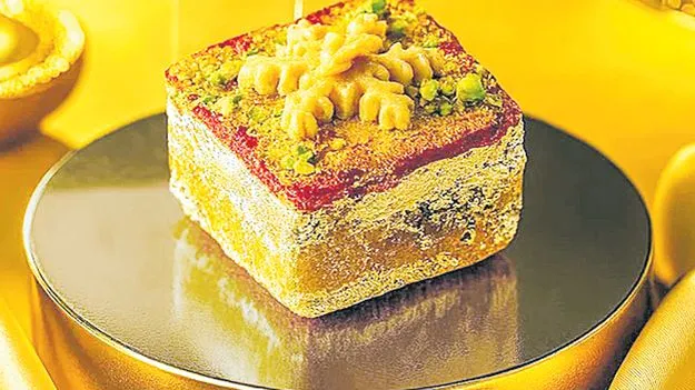 Gold Sweets: బంగారు మిఠాయి.. కిలో రూ.1,11,000
