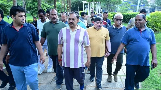 Mahesh Goud: ఓట్ల వేటకు పార్కుల బాట