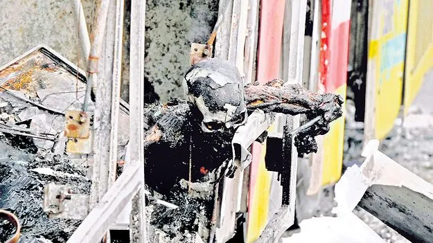 Kurnool Bus Fire Tragedy: మాంసపు ముద్దలై!