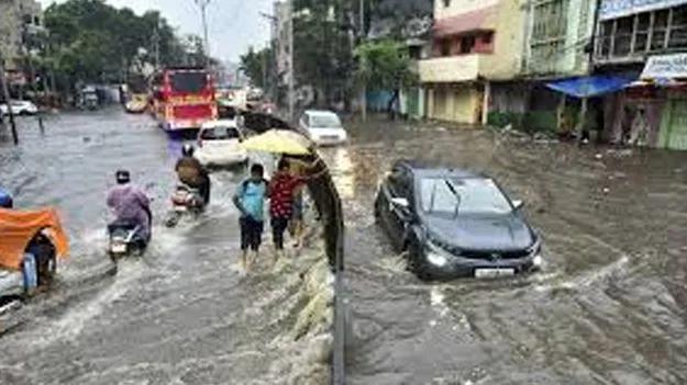 Heavy Rain Hits Hyderabad: హైదరాబాద్‌ శివార్లలో భారీ వర్షం