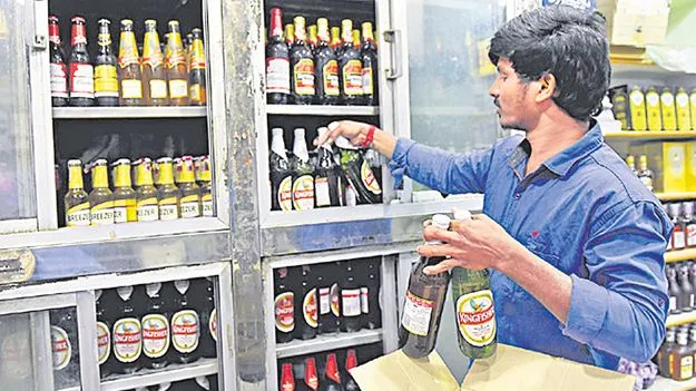 Drunk on Dussehra: మందు బాబుల ముందుచూపు!