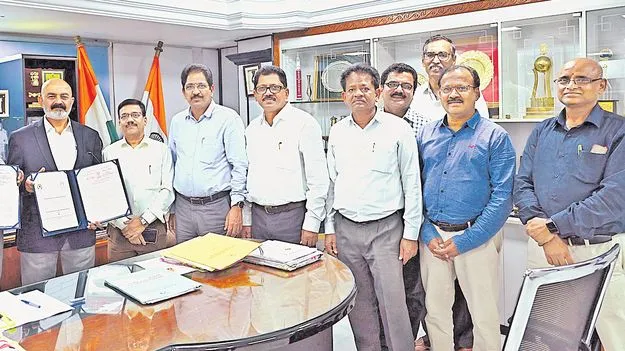 Nehru Aluminium Centre for rare minerals research: నెహ్రూ అల్యూమినియంతో సింగరేణి జట్టు 