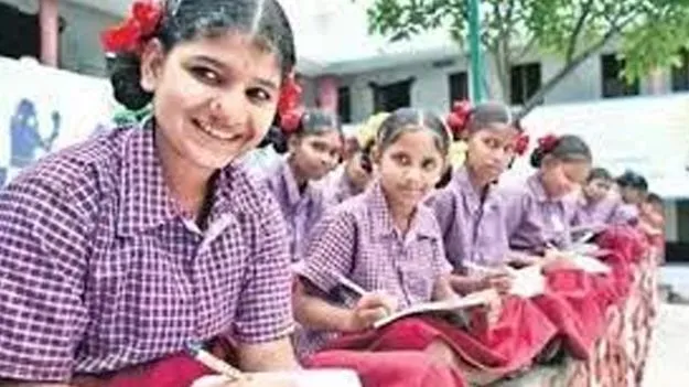 BAS Students Denied Entry: బీఏఎస్‌ విద్యార్థులను రానివ్వట్లేదు!