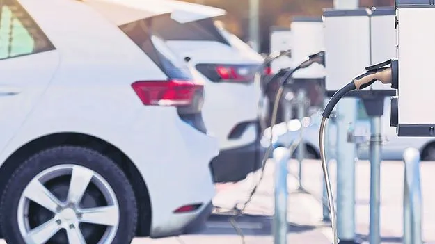 Electric Vehicles: 3,752 ఈవీ చార్జింగ్‌ కేంద్రాలు