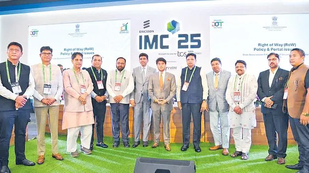 Union Minister Scindia: తెలంగాణ టీ ఫైబర్‌  గ్రామాలు దేశానికే ఆదర్శం