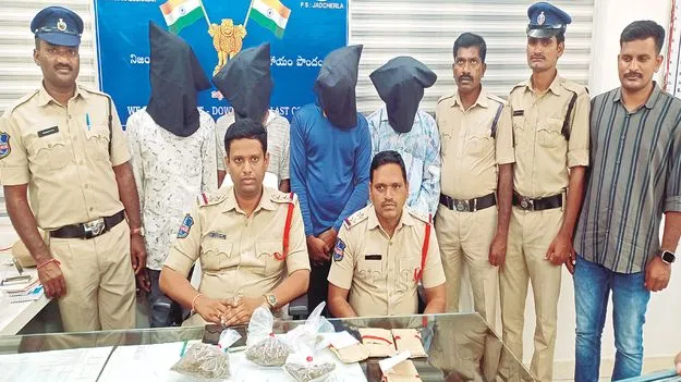 200 గ్రాముల గంజాయి స్వాధీనం