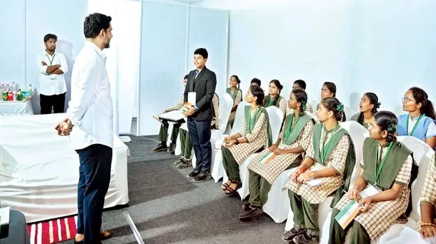 విద్యార్థులతో లోకేశ్‌ మమేకం