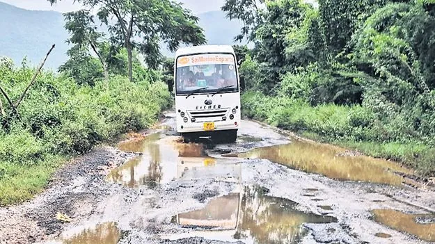 తుఫాన్‌ చేసిన గాయాలు