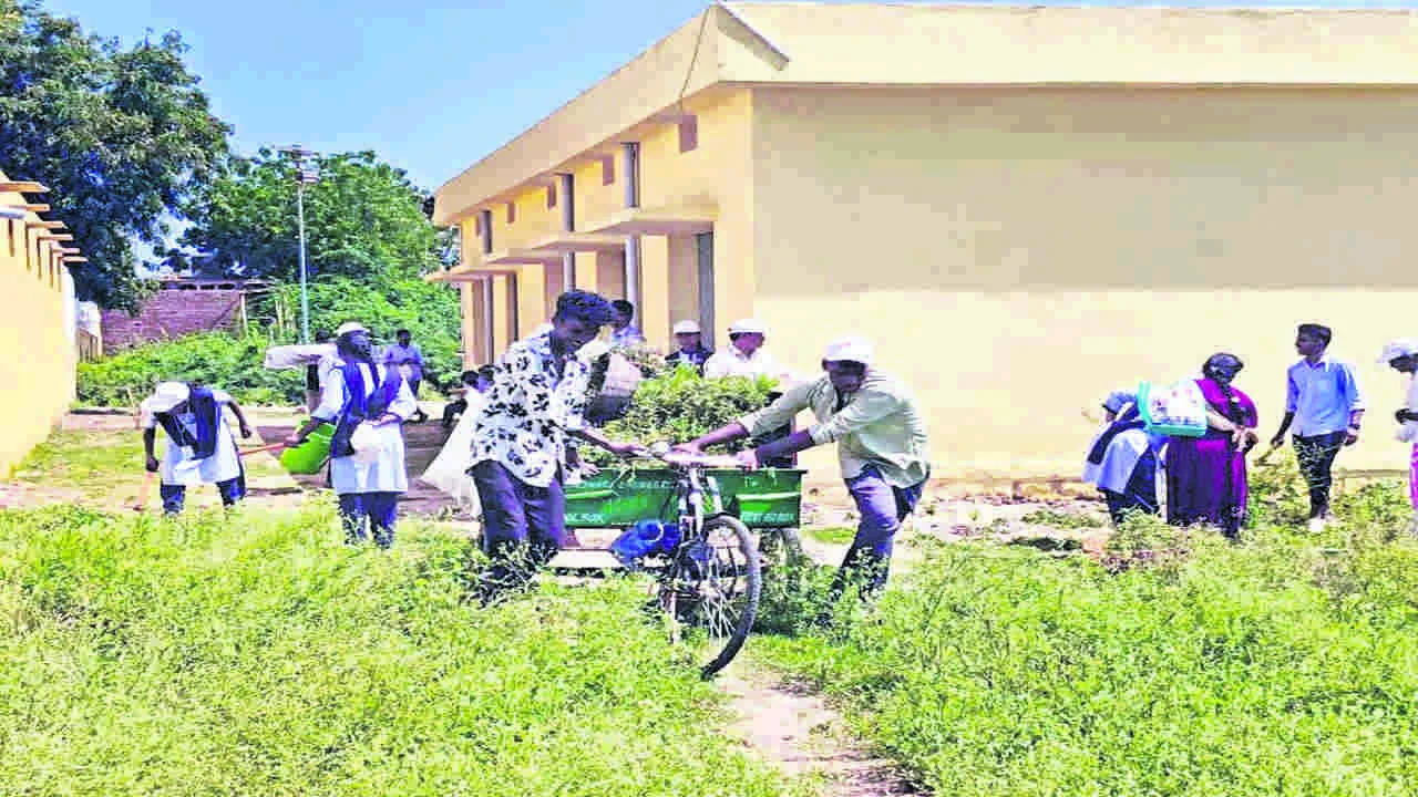 NSS: పరిసరాల పరిశుభ్రతే ఆరోగ్యానికి భద్రత 