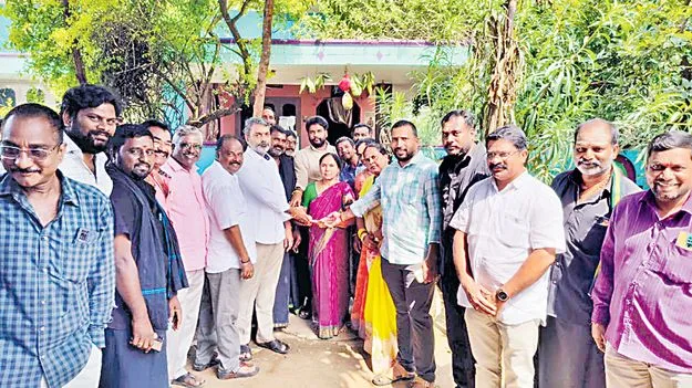 అర్హులందరికీ పింఛన్లు