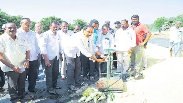 కొనుగోలు కేంద్రాలను సద్వినియోగం చేసుకోవాలి