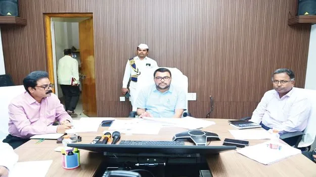 ఎన్నికల కోడ్‌ నియమావళిని పాటించాలి