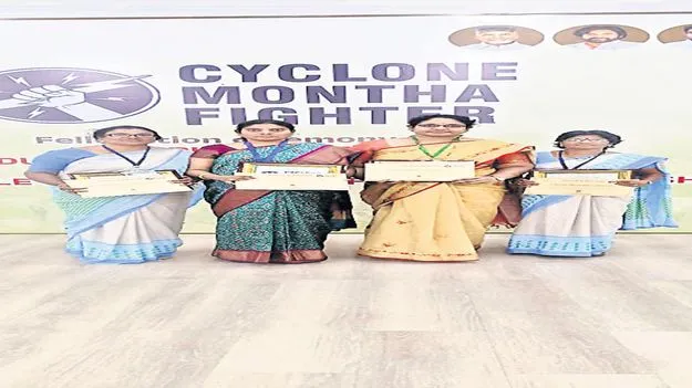 ఐసీడీఎస్‌ పీడీ, సీడీపీవోలకు సీఎం అవార్డులు