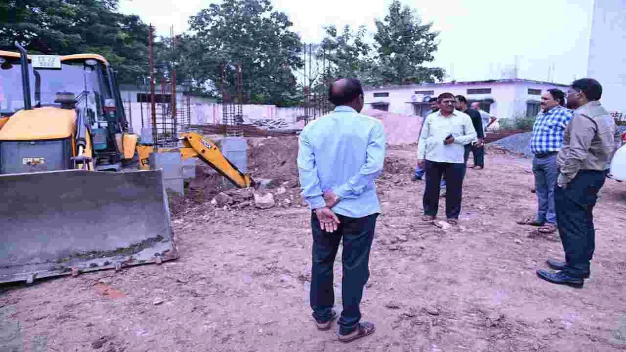 అభివృద్ధి పనులు సకాలంలో పూర్తి చేయాలి 