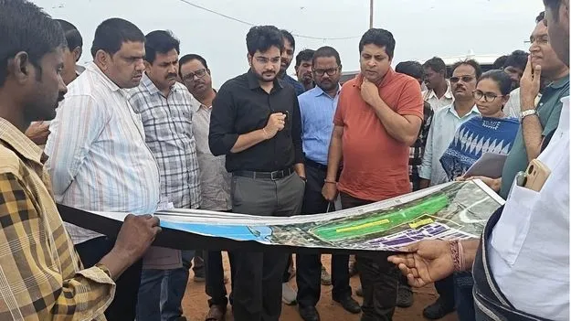 నౌకా నిర్మాణ కేంద్రానికి స్థల పరిశీలన