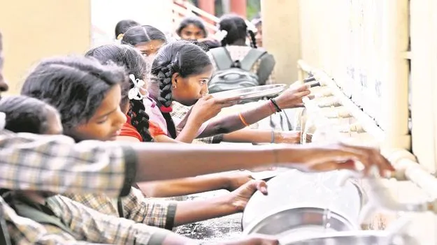 బంగారు తల్లికి ఉప్పు నీరే గతి..!