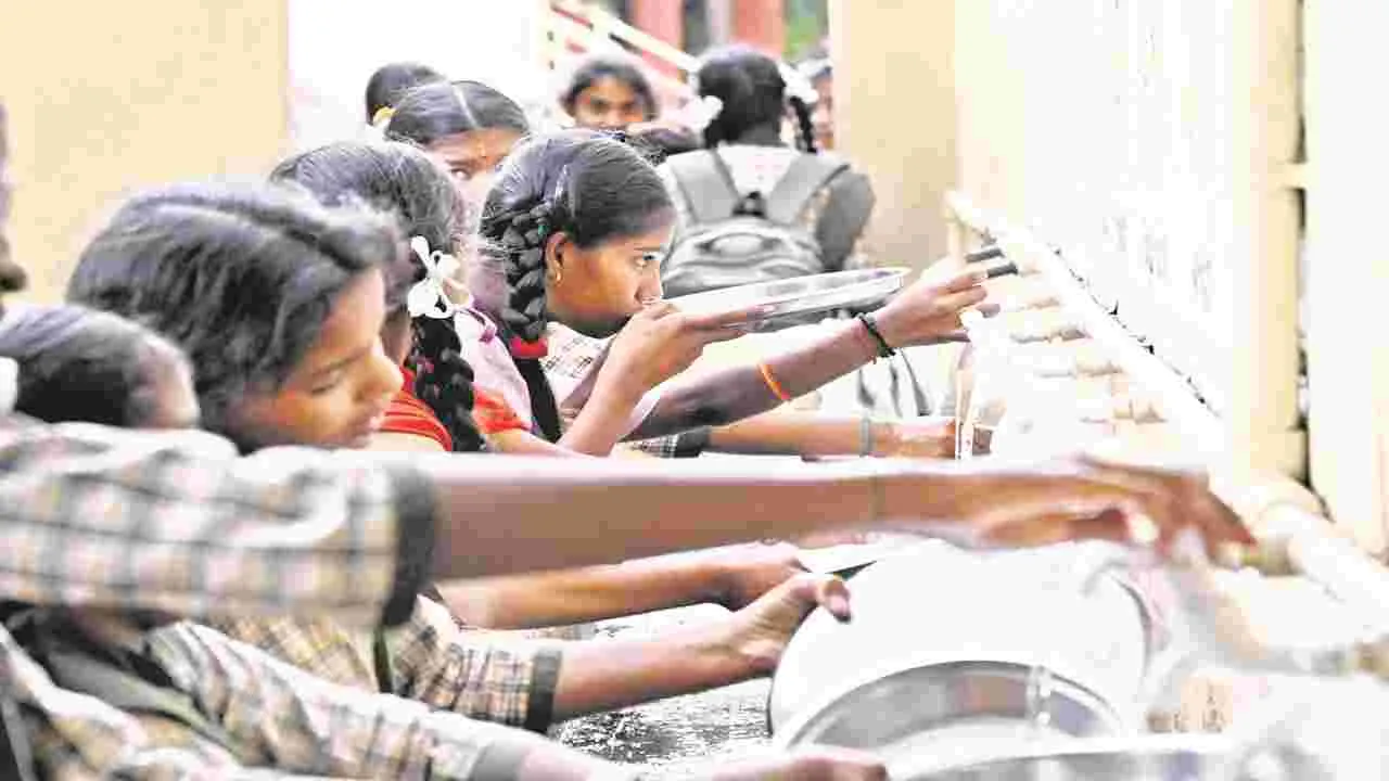 బంగారు తల్లికి ఉప్పు నీరే గతి..!