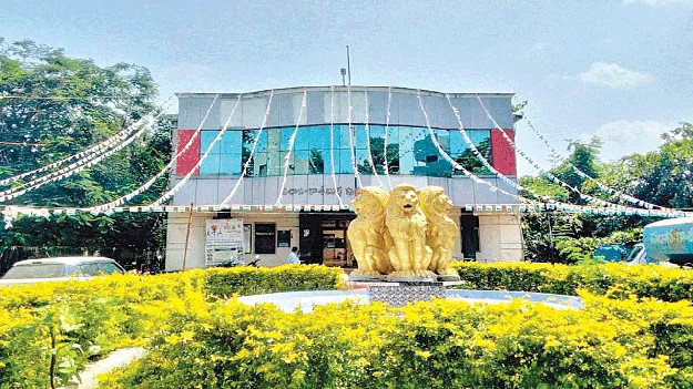 ఇలాగైతే పాలన ఎలా?