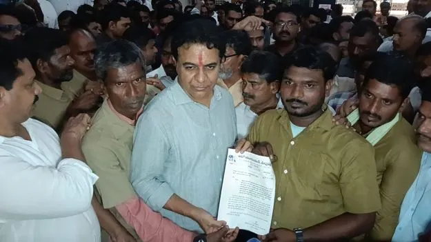 ఆటో డ్రైవర్ల సంక్షేమ బోర్డును ఏర్పాటు చేయాలి