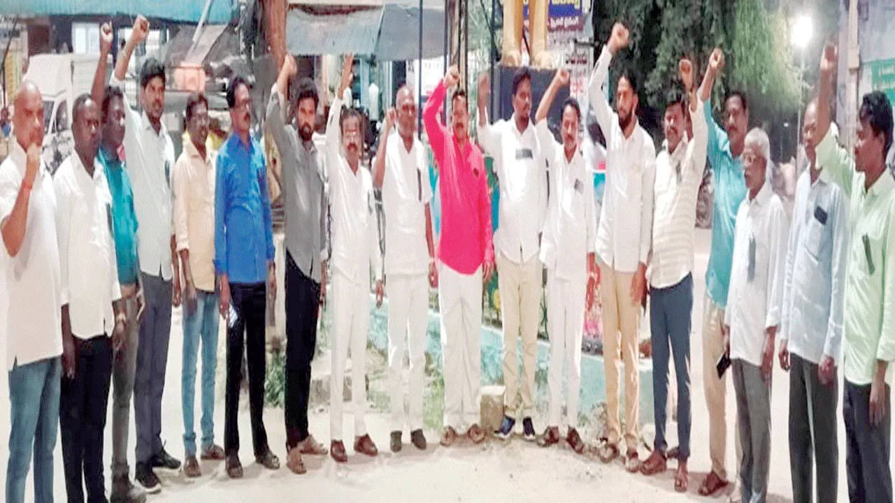 సీజేఐపై న్యాయవాది దాడి గర్హనీయం