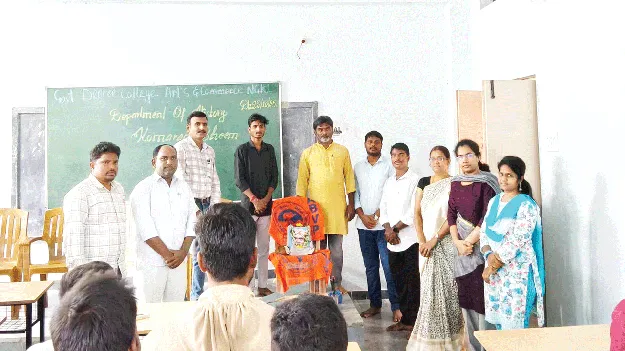 గిరిజన తెగువకు చిహ్నం కొమరం భీం