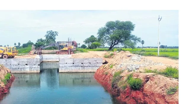 లిఫ్ట్‌ పనులు నీటి మూటలే 