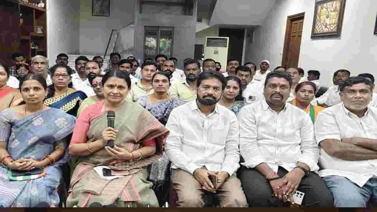ఓటు చోరీకి వ్యతిరేకంగా సంతకాల సేకరణ