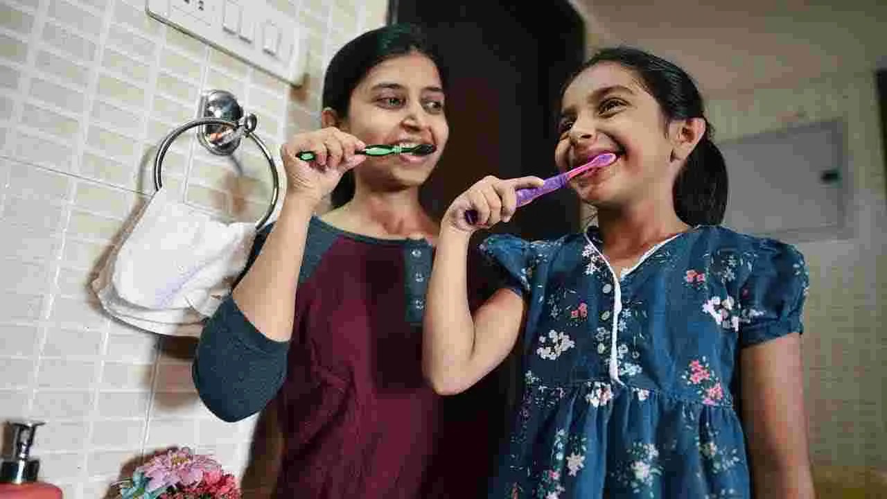 How to Brush Your Teeth Properly: ఇలా బ్రష్‌ చేసుకోవాలి