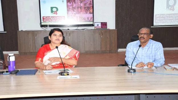 లక్ష్యాలు సాధించాలి: కలెక్టర్‌