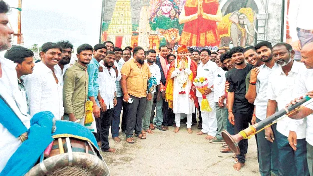 అంబరాన్నంటిన విజయ దశమి సంబురాలు